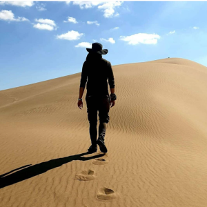 در تور ۲.۵ روزه کویر ورزنه (ویژه برنامه یلدا)